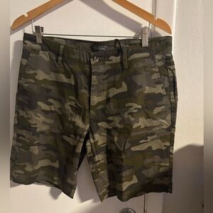 Slate & Stone Camo Shorts Mens 33 Green Camouflage Casual Chino Golf Short
(924)